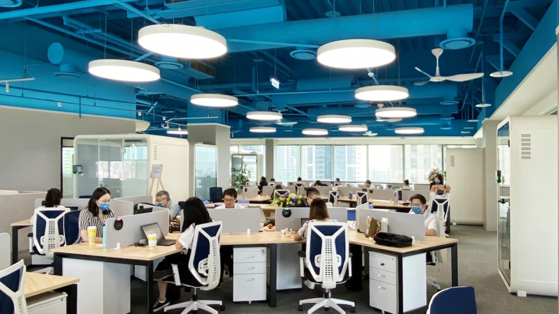 透過高雄據點的「AUO解決方案研發中心」建置，期強化南部人才的延攬及培育